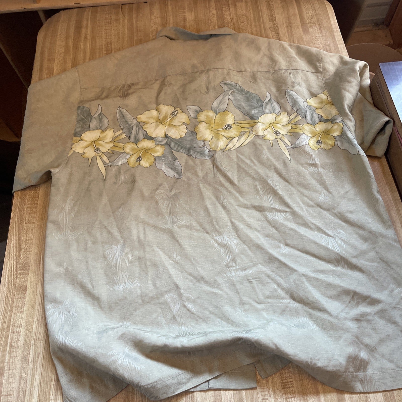 Tommy Bahama Silk Hawaiian Shirt XL Loop Collar