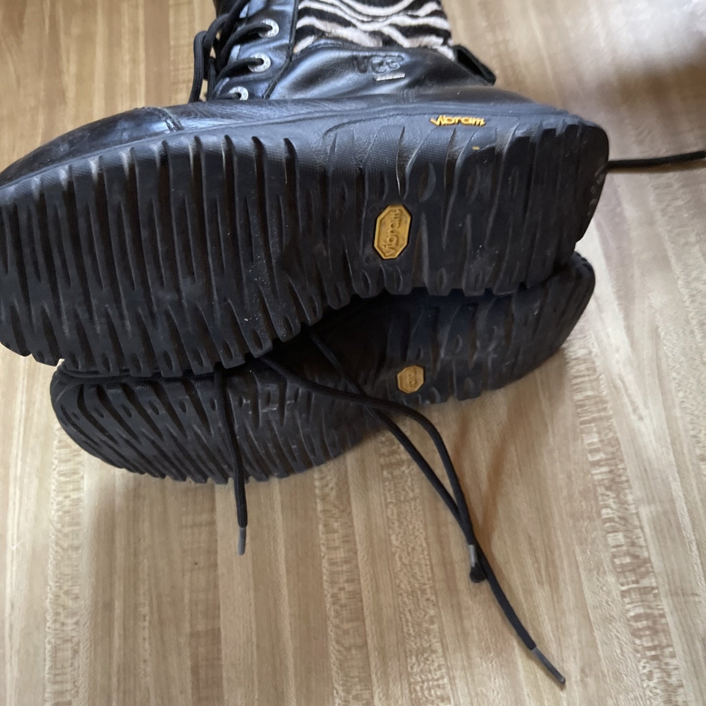 ugg adirondack boots 9.5