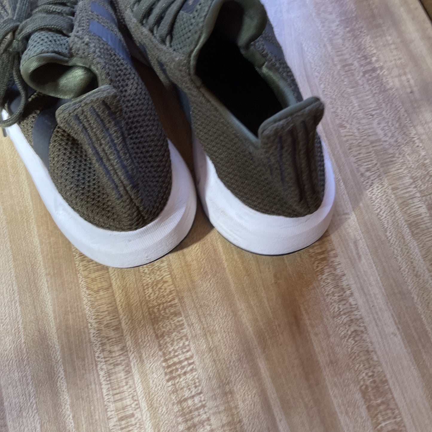 Adidas Swift Run Men’s 9.5