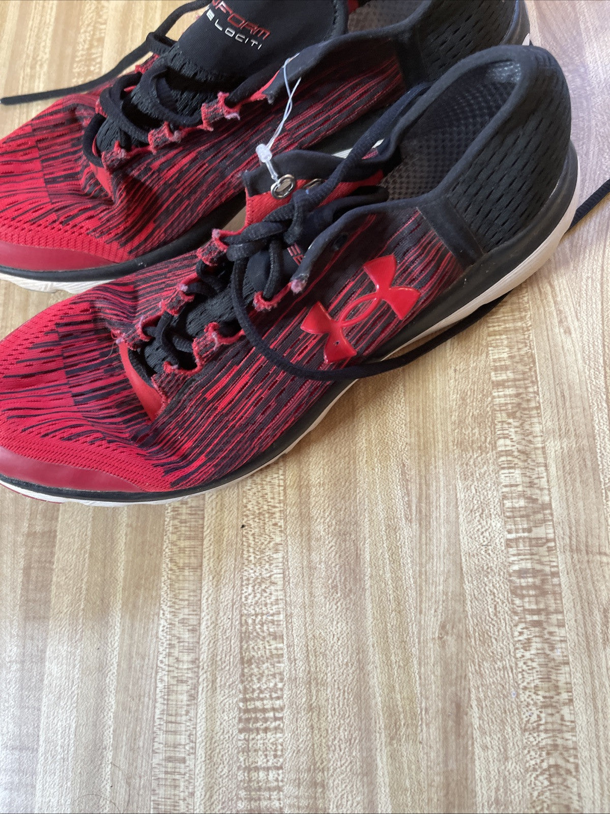 Under Armour Velociti Size 10.5 No Insoles