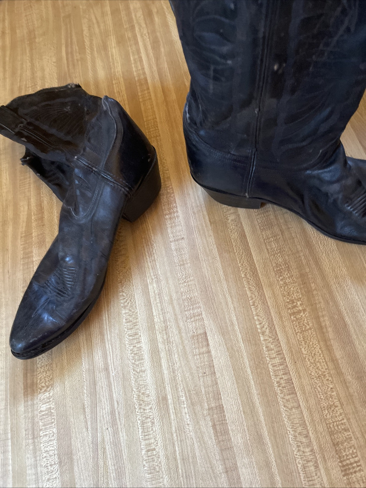 Beater Nocona Cowboy Boots 11