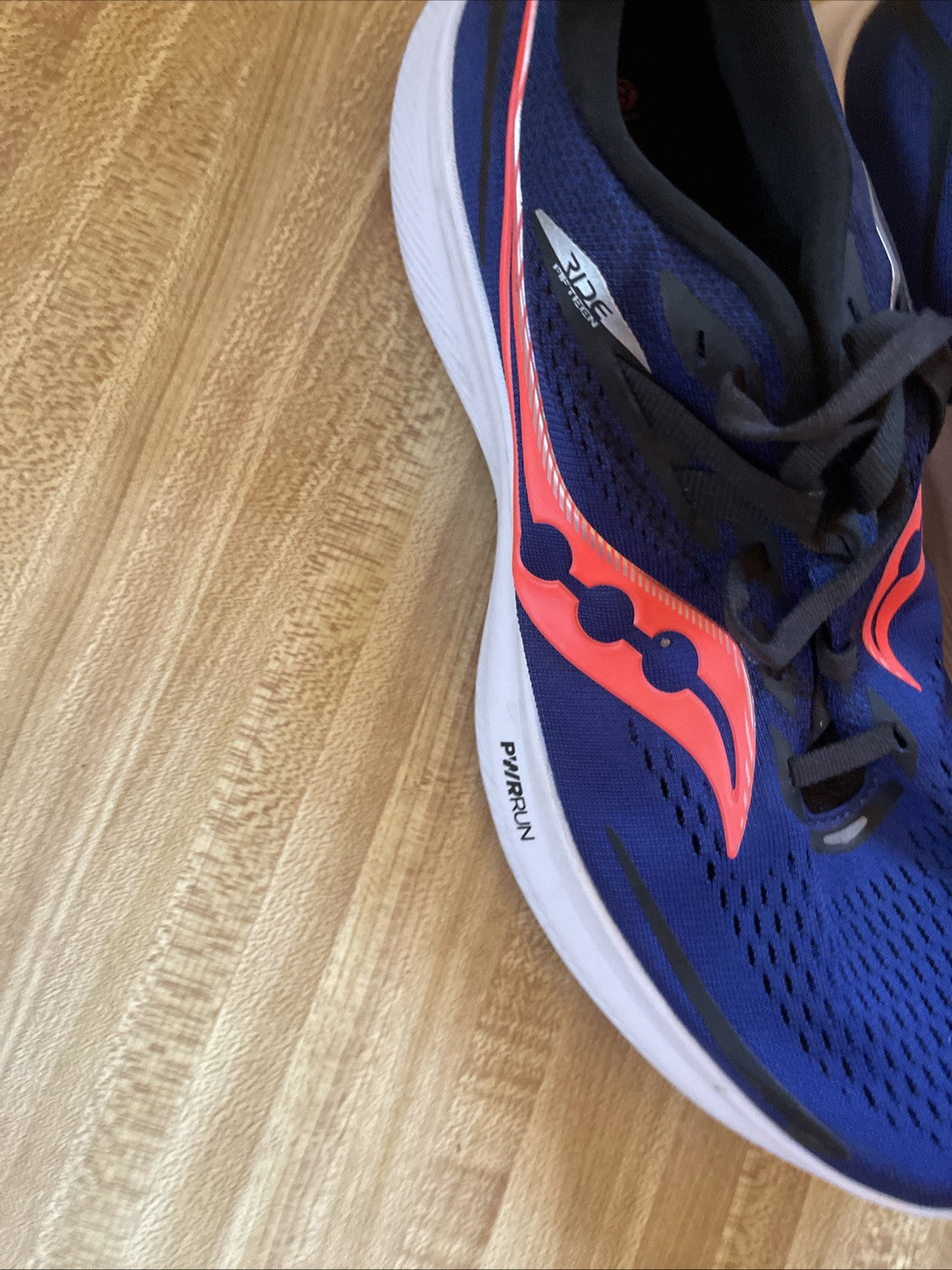 Saucony Ride Fifteen Size 9