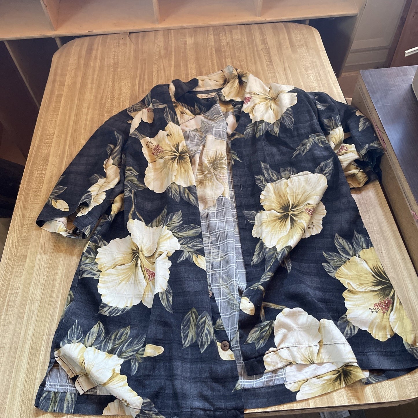 tommy bahama silk shirt xl loop collar