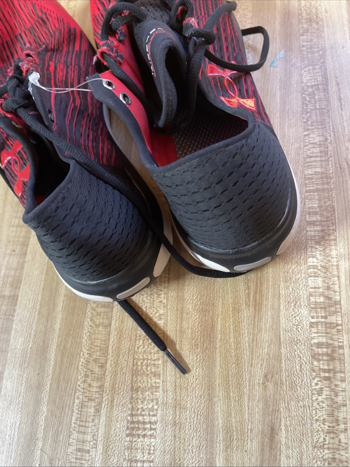 Under Armour Velociti Size 10.5 No Insoles