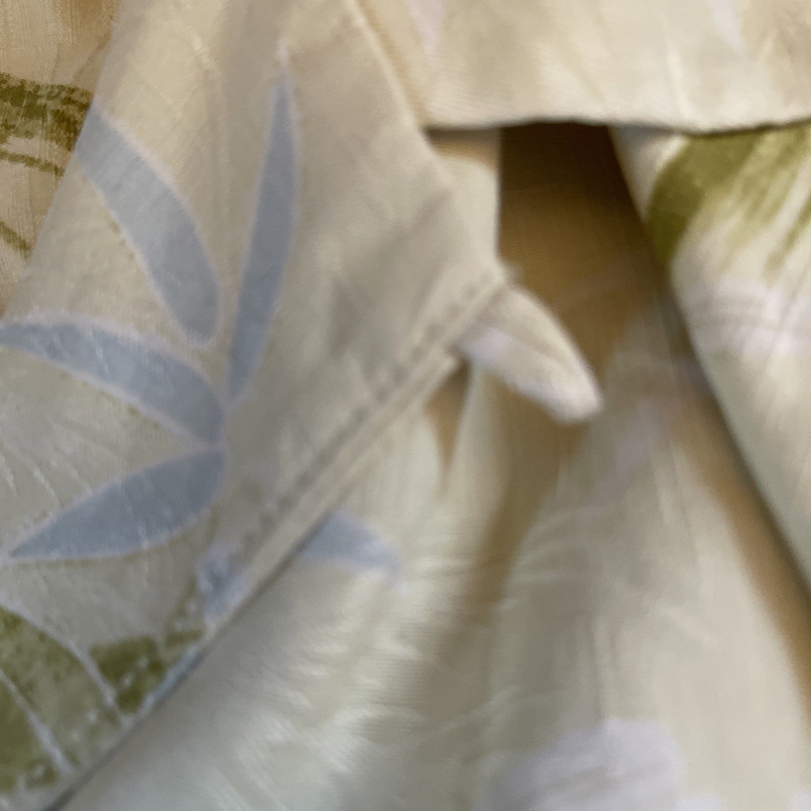 Tommy Bahama Silk Hawaiian Shirt XL Loop Collar