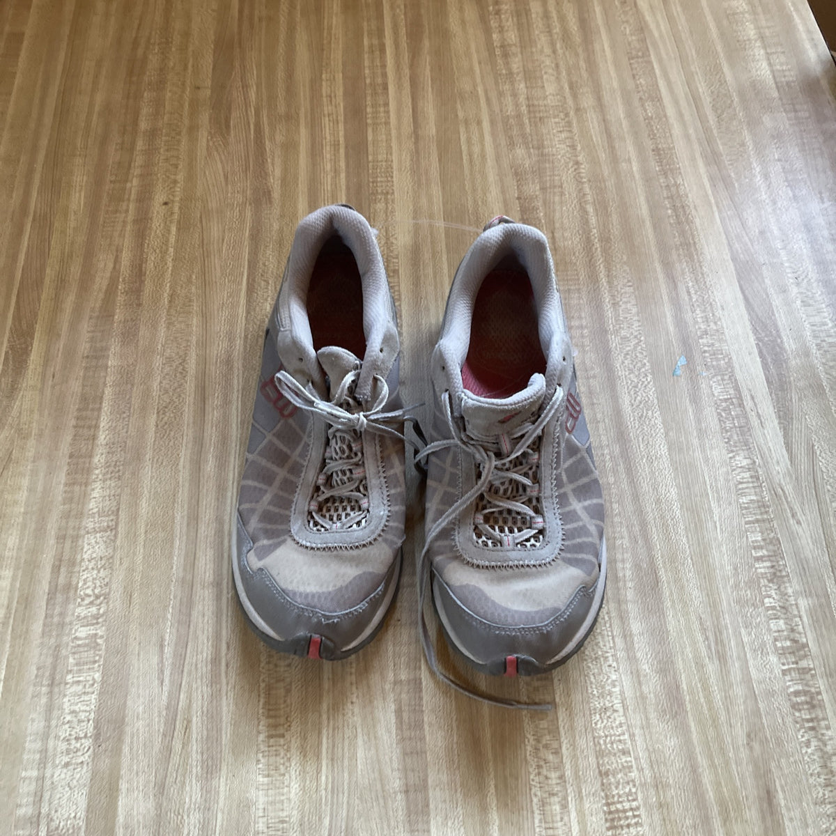 mens columbia hiking shoes size 10