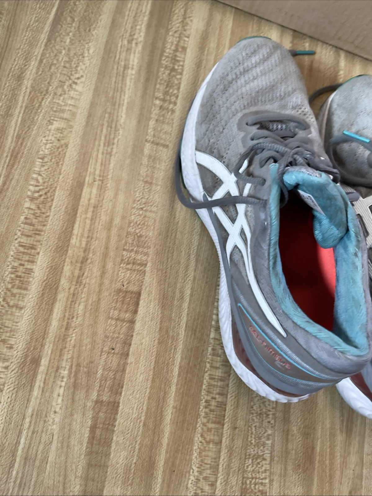 asics gel nimbus 22 size 7.5 womens