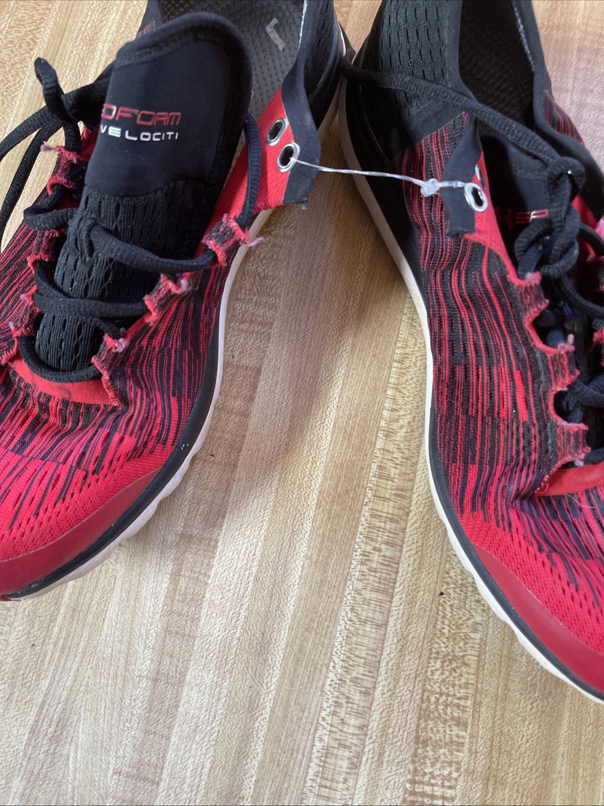 Under Armour Velociti Size 10.5 No Insoles