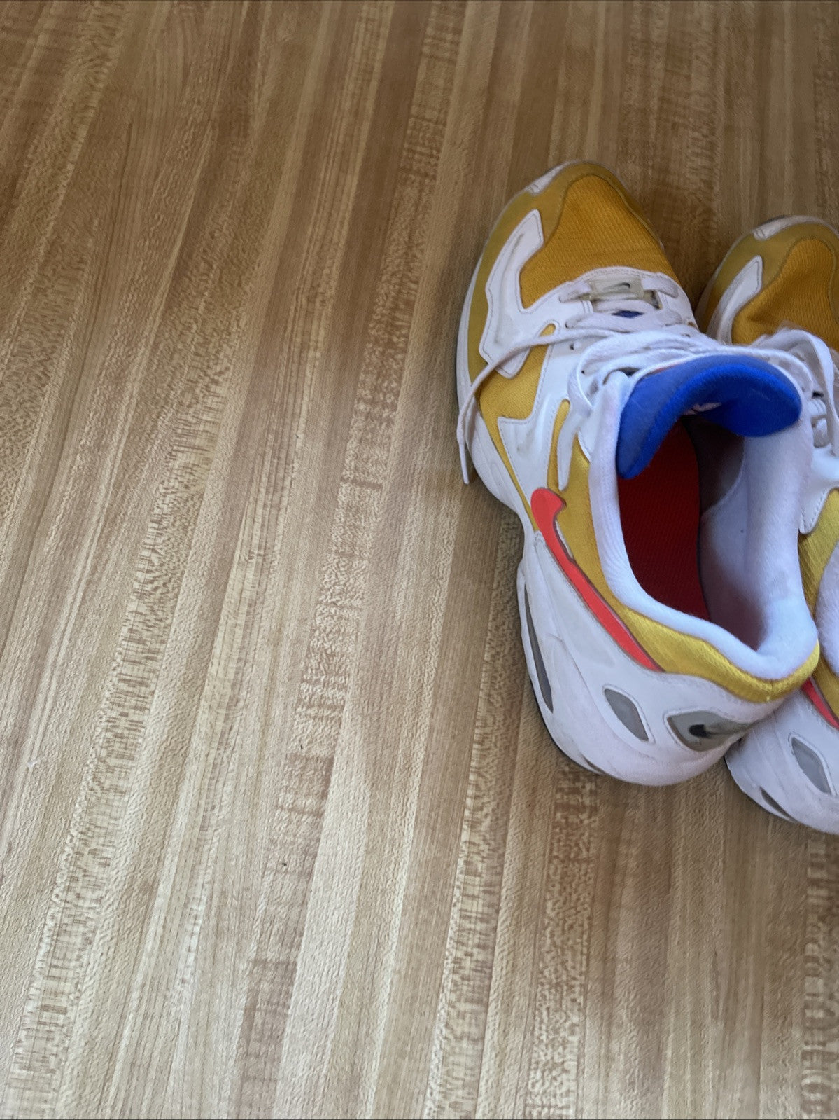 Size 8.5 - Nike Air Max 2 Light University Gold