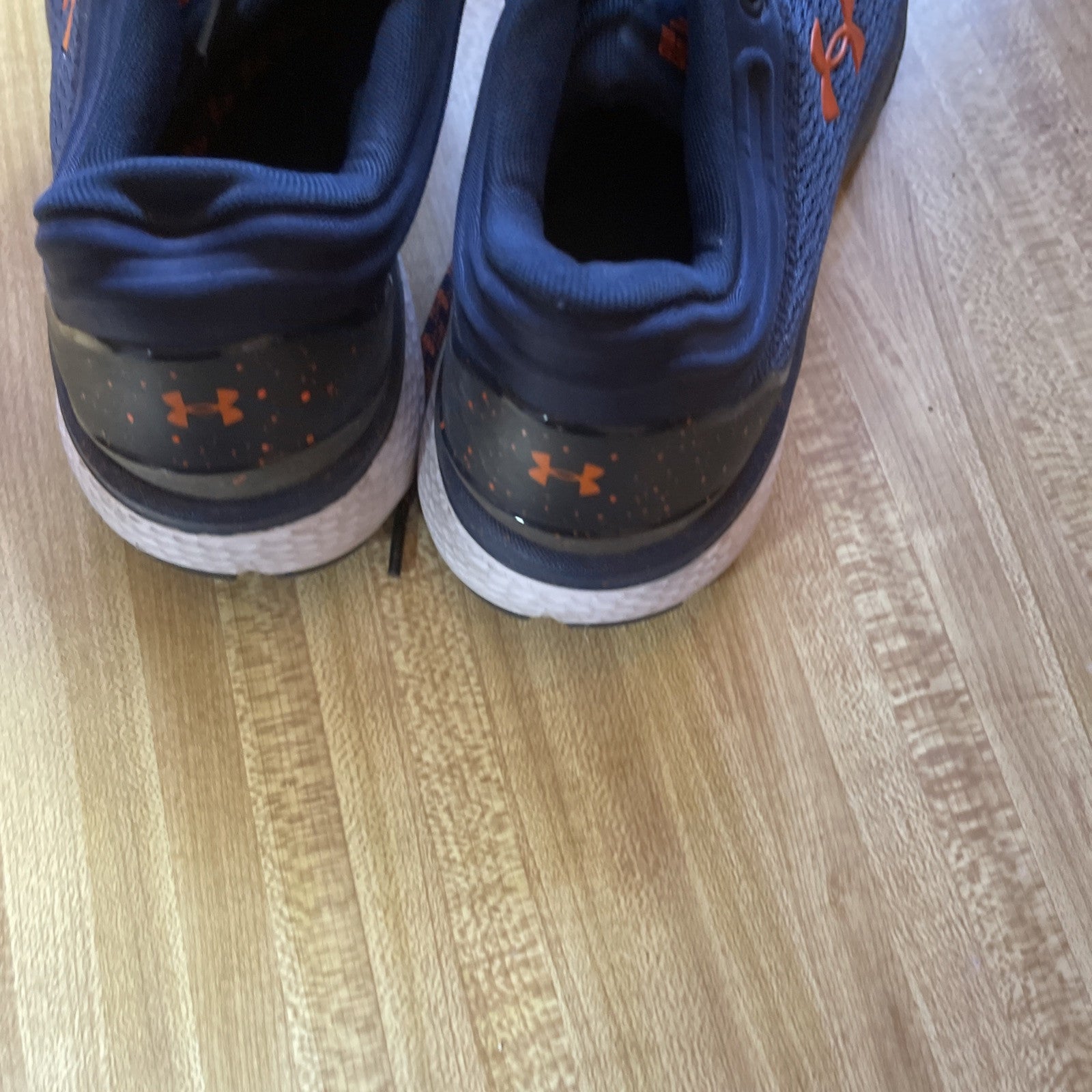 Under Armour Charged Escape Size 9