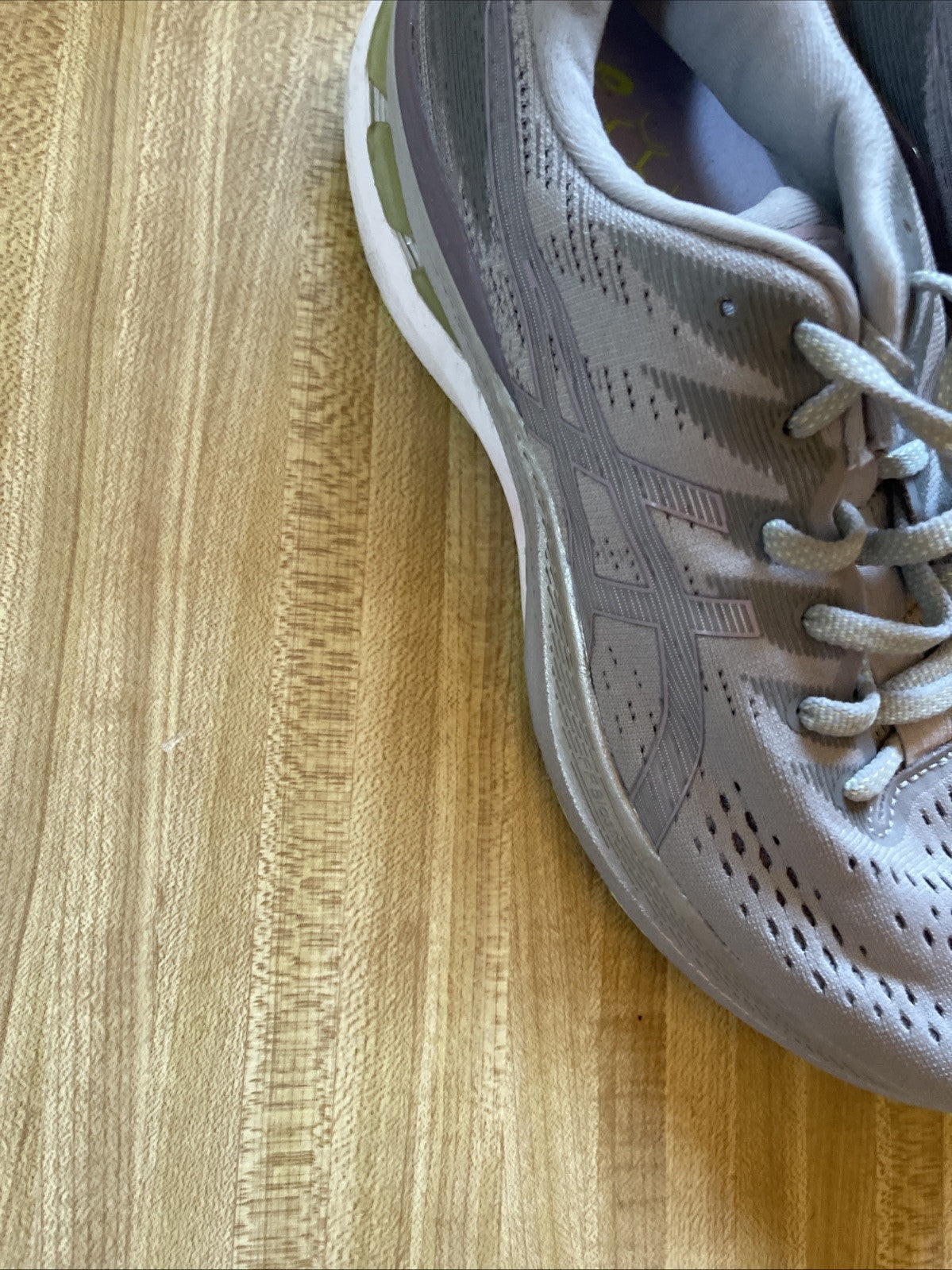 ASICS Gel Kayano 28 Size 10