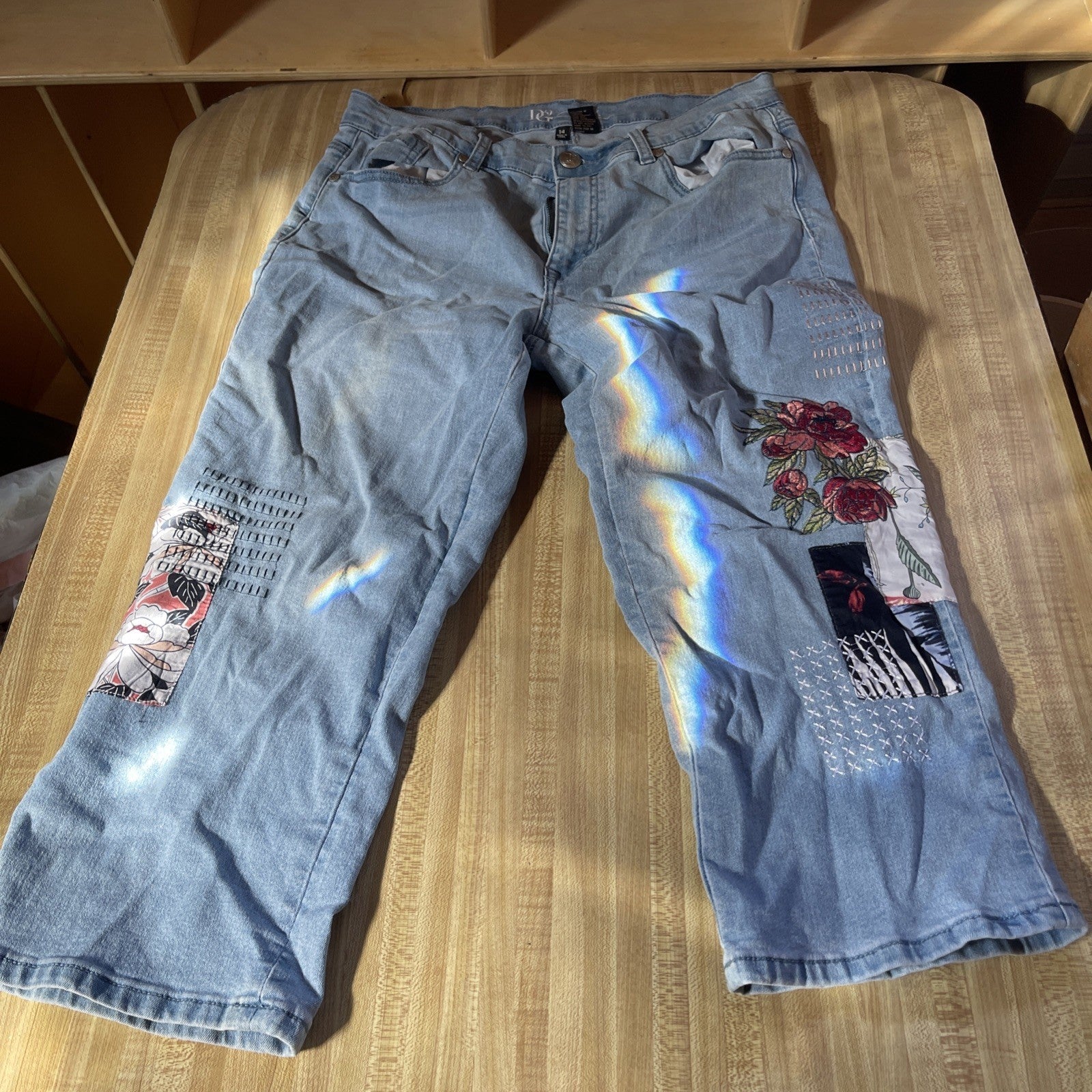 DG2 Capris 14