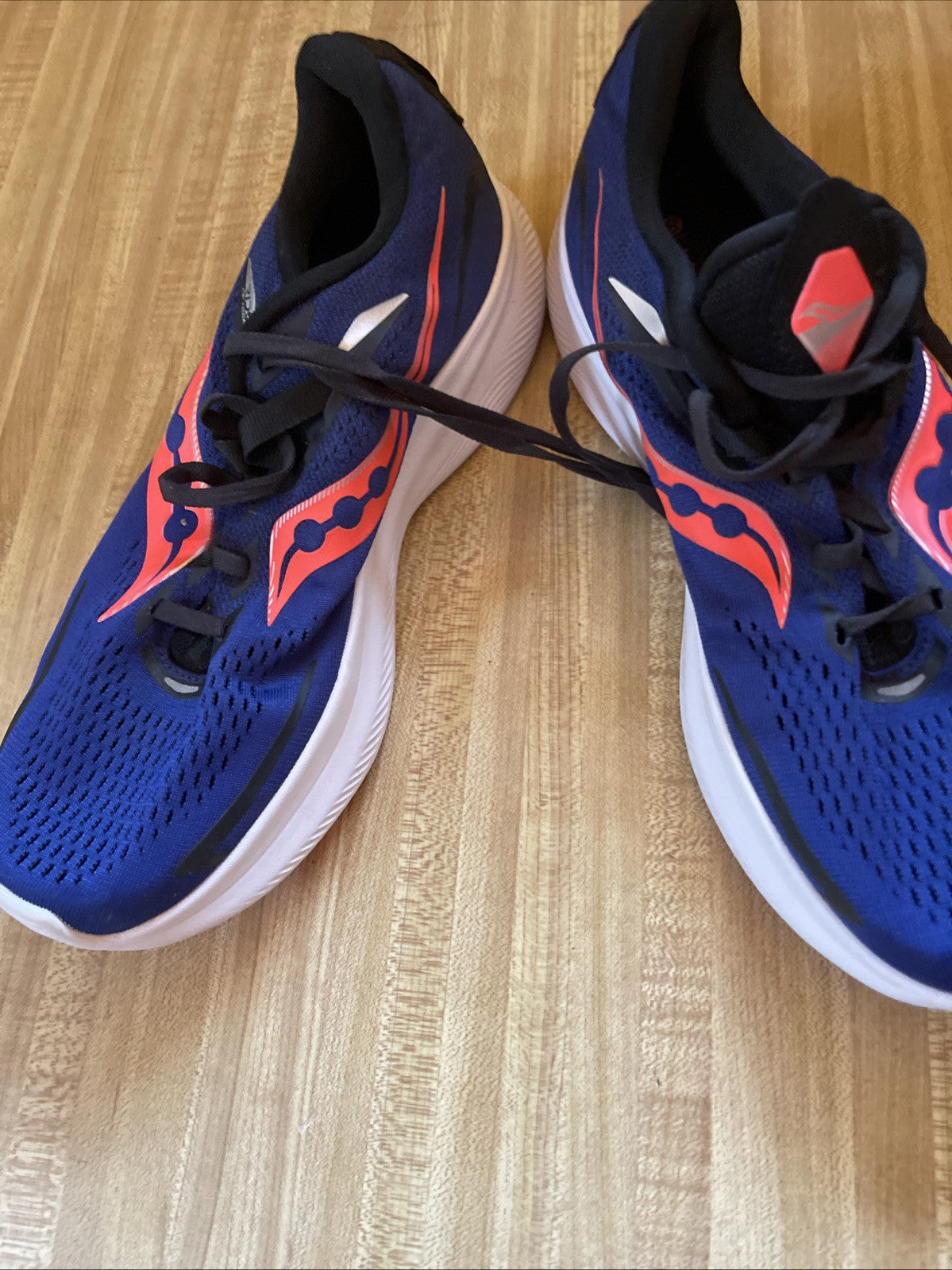 Saucony Ride Fifteen Size 9