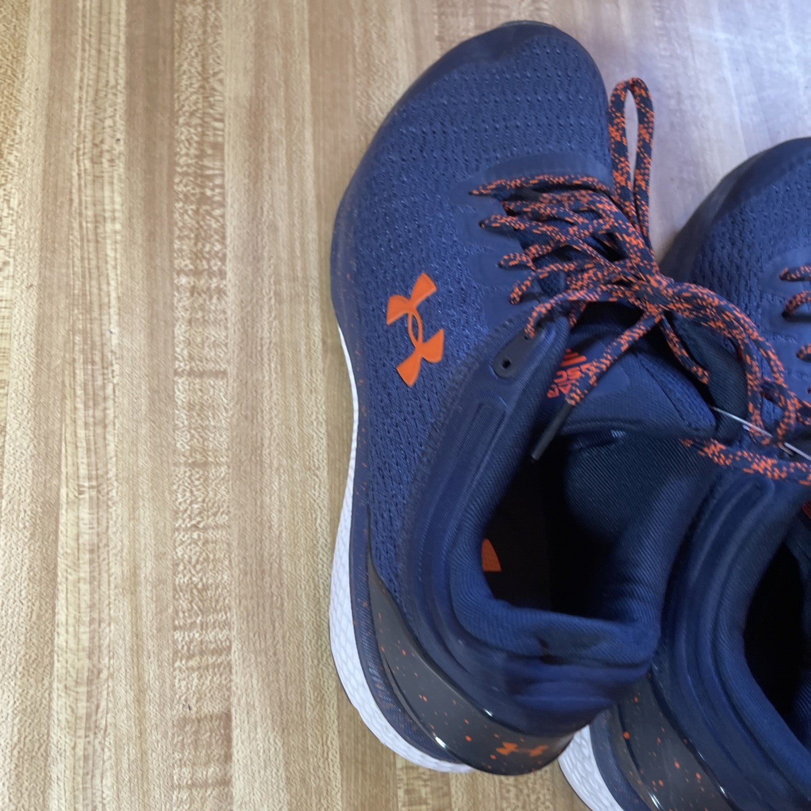 Under Armour Charged Escape Size 9
