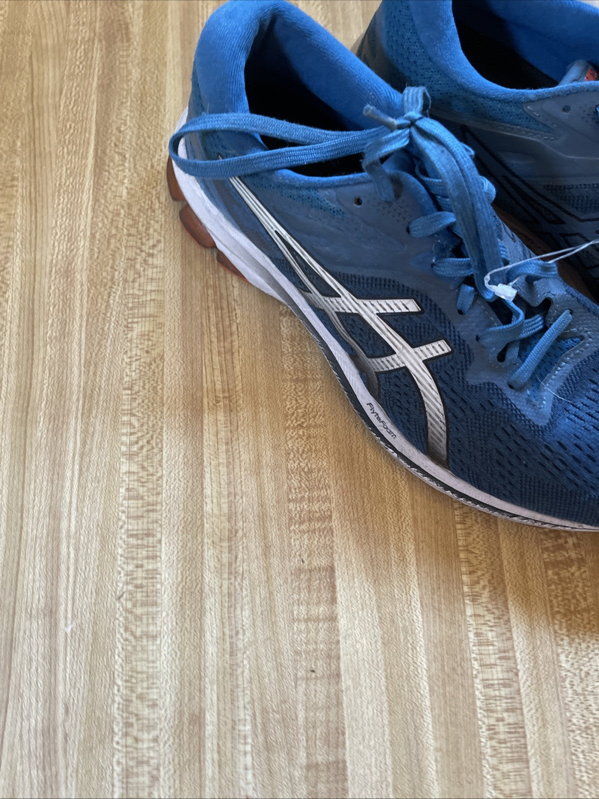 ASICS Flytefoam Size 8