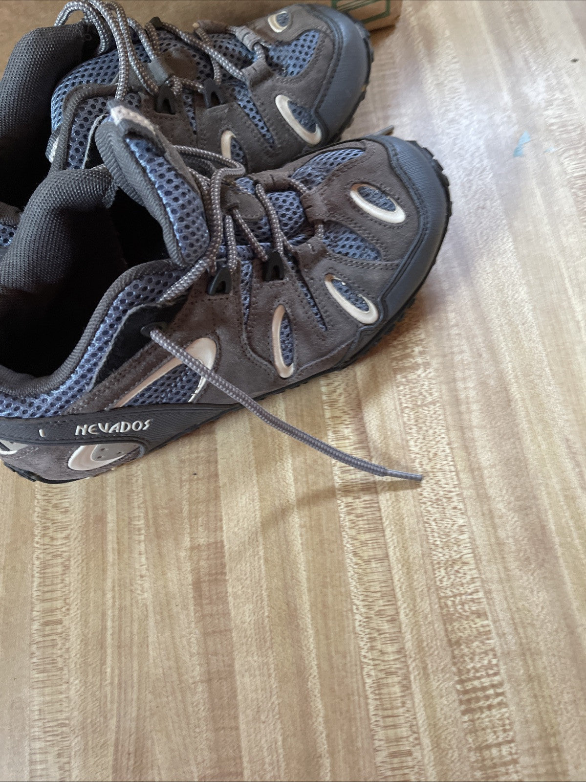 Nevados Hiking Shoes Size 7