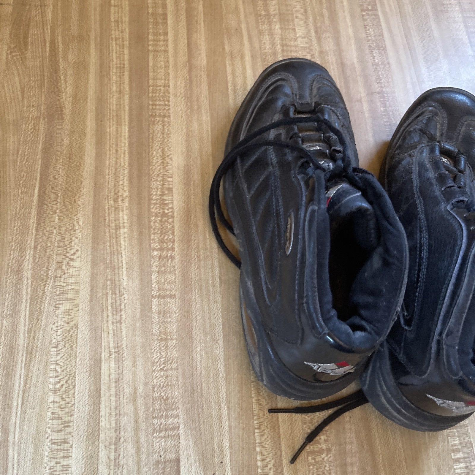 apex mens sneakers 10.5