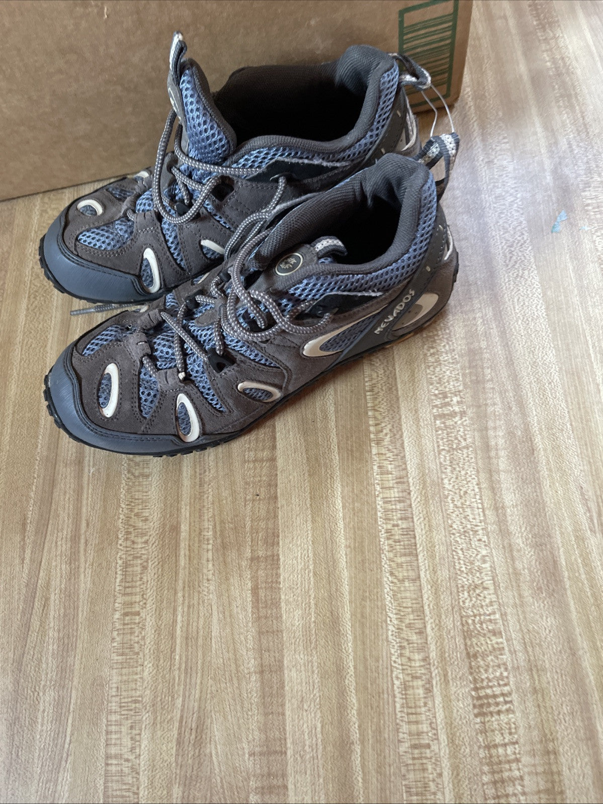 Nevados Hiking Shoes Size 7
