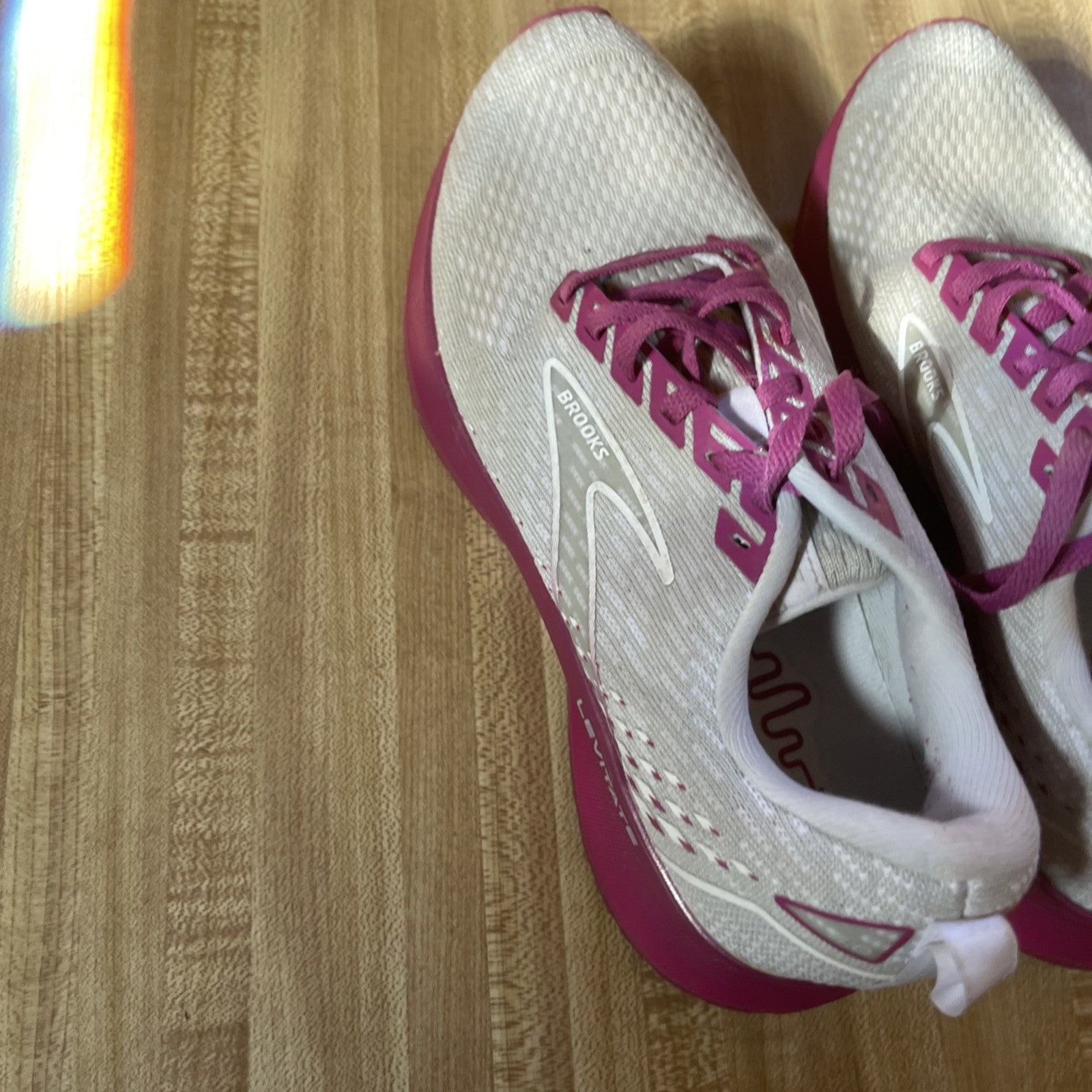 Brooks Levitate 5 Size 8