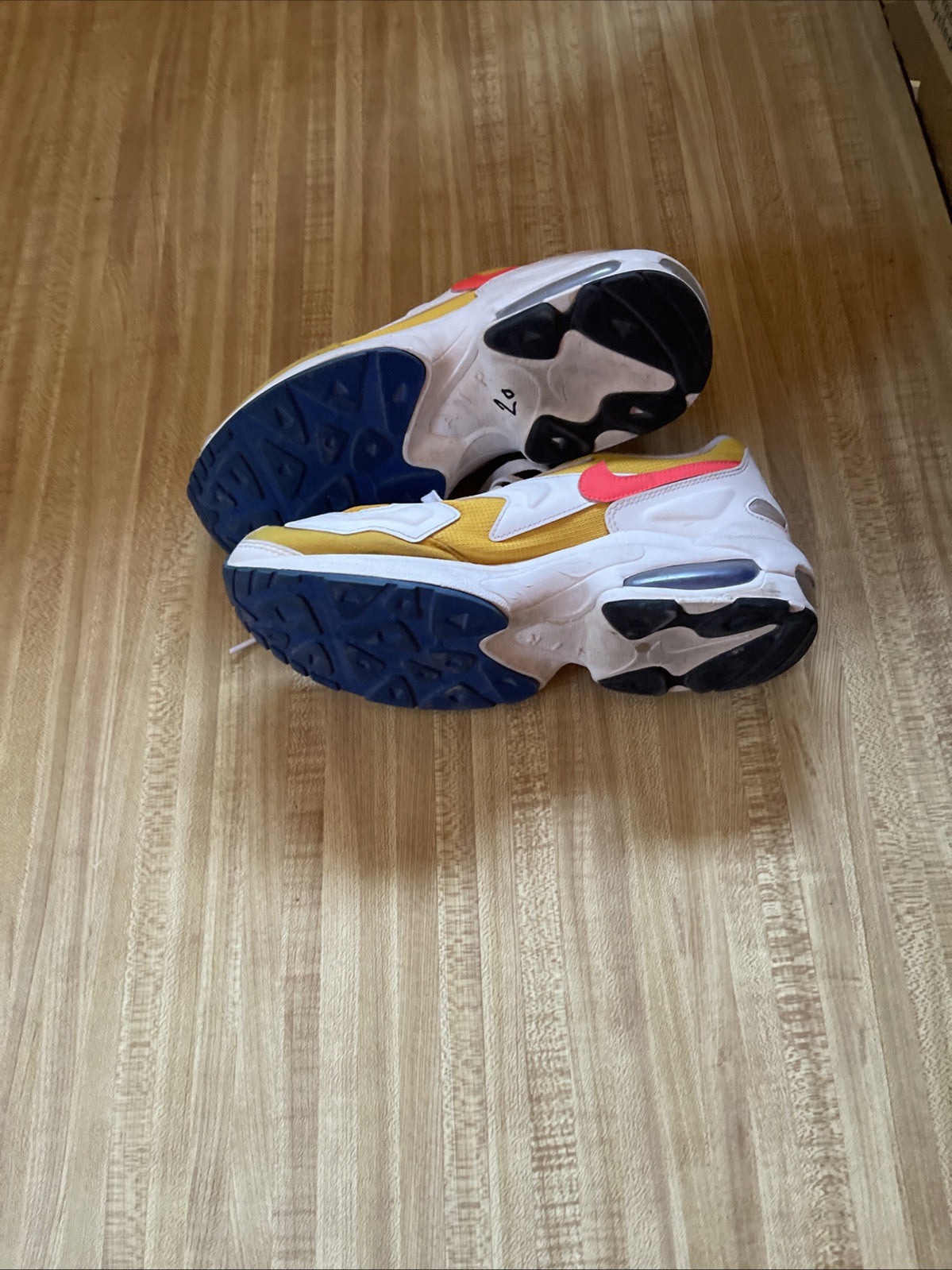 Size 8.5 - Nike Air Max 2 Light University Gold