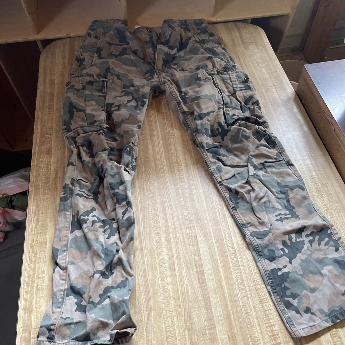 Levi’s Cargo Pants Camo 32x32