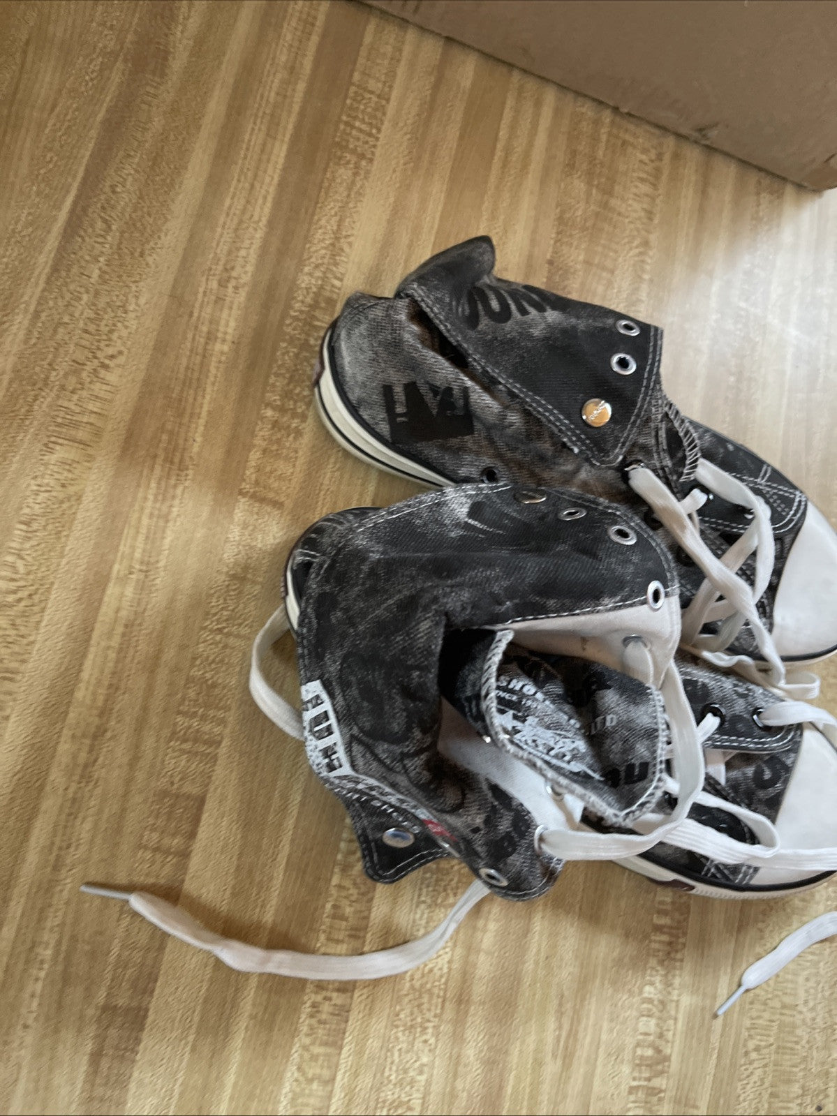 Ju Hang Sneakers 11.5