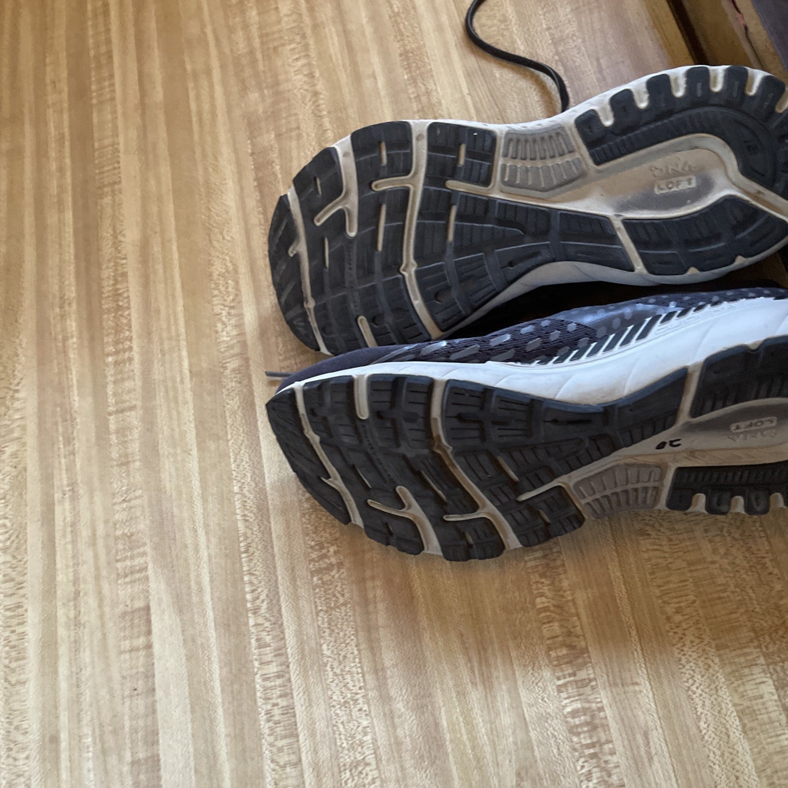 Brooks Adrenaline 21 8.5 EE