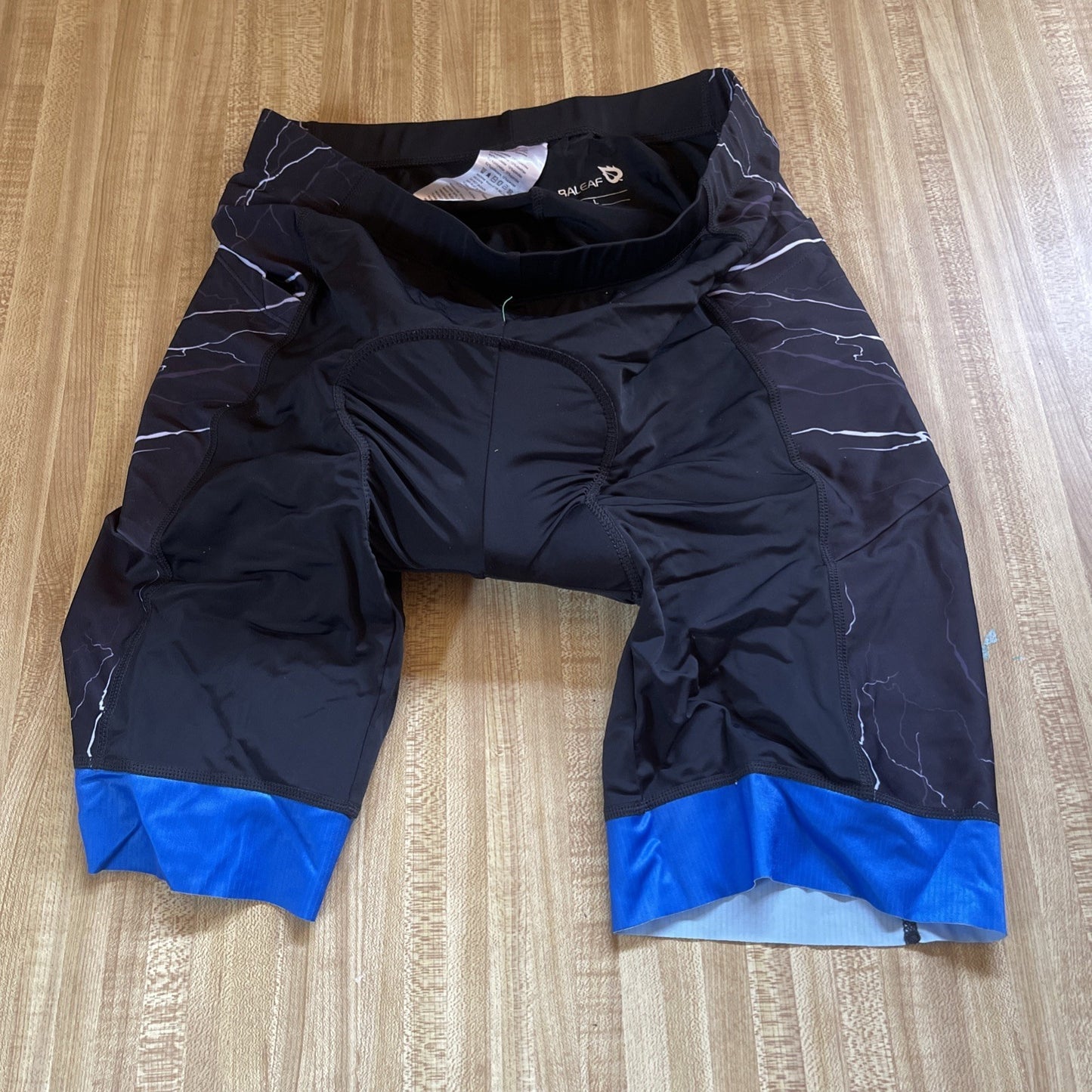 baleaf bike shorts Large 