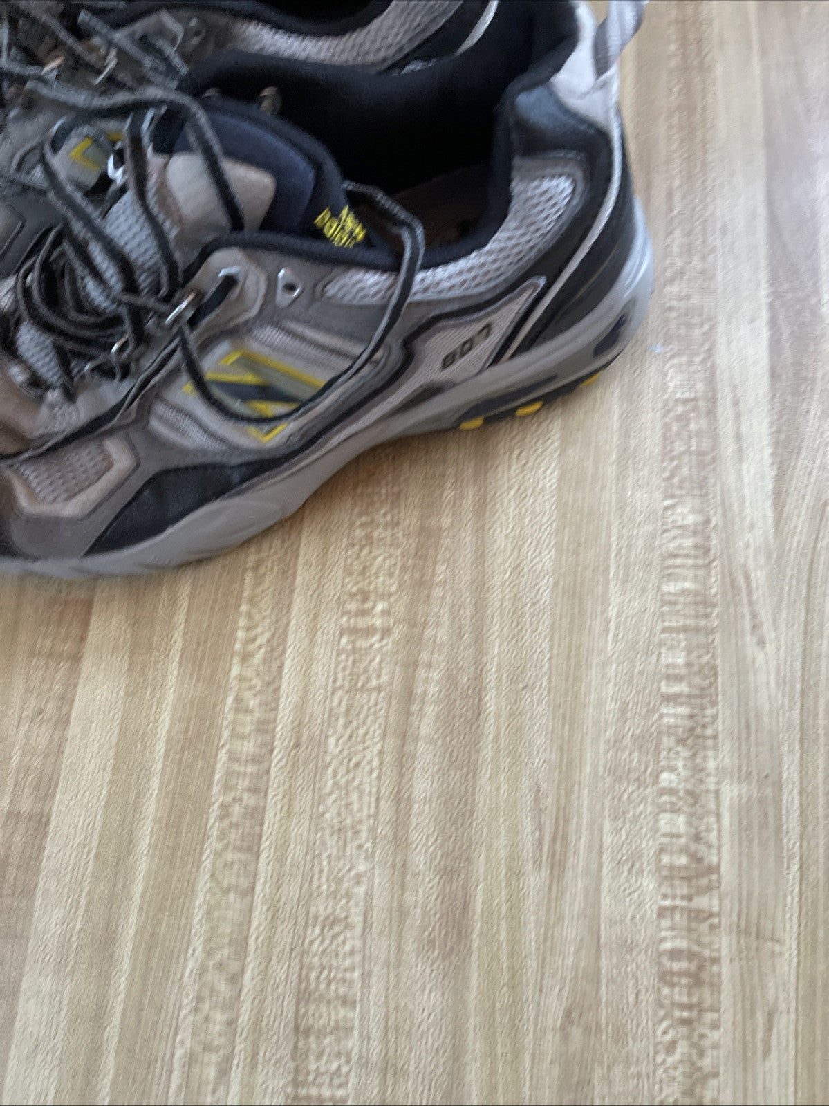 New Balance 807 10.5 EE