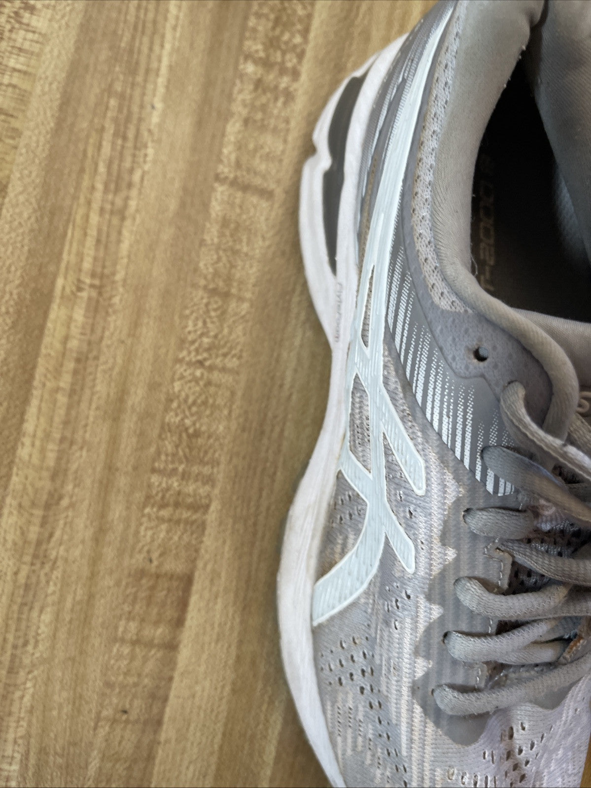 ASICS GT-2000 Size 7