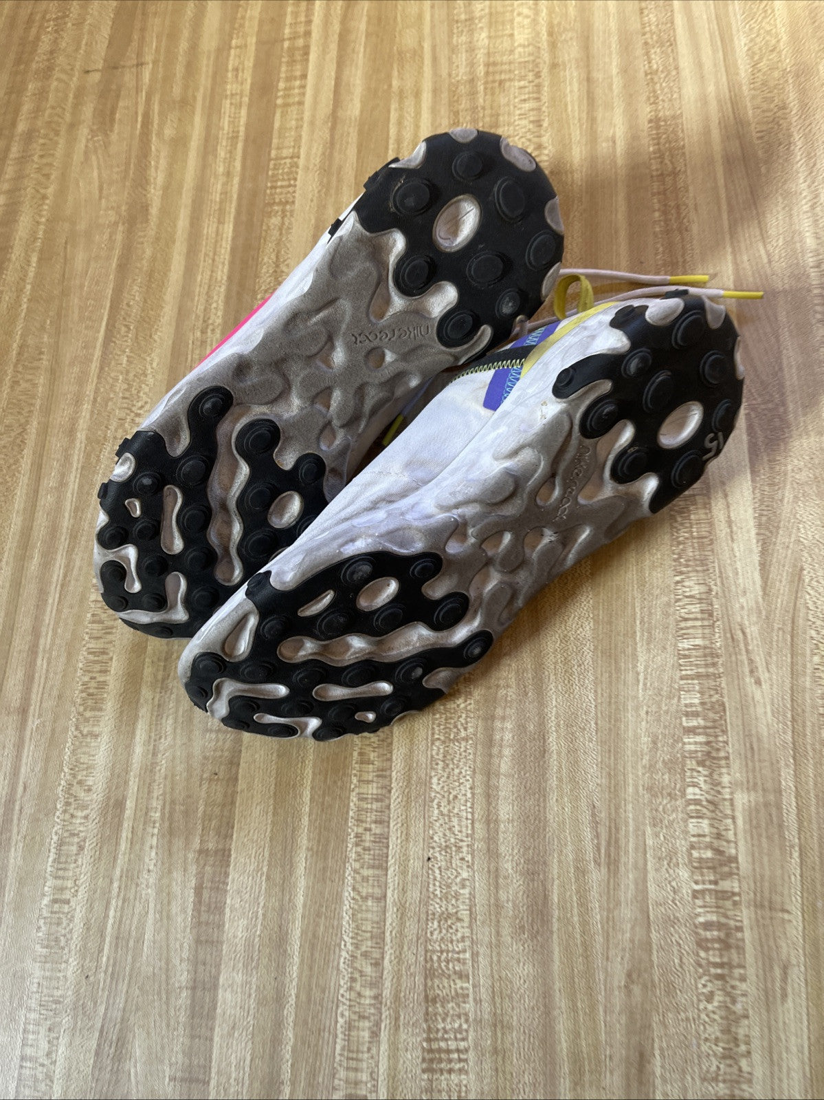 Size 9 - Nike React Element 55 Hyper Pink