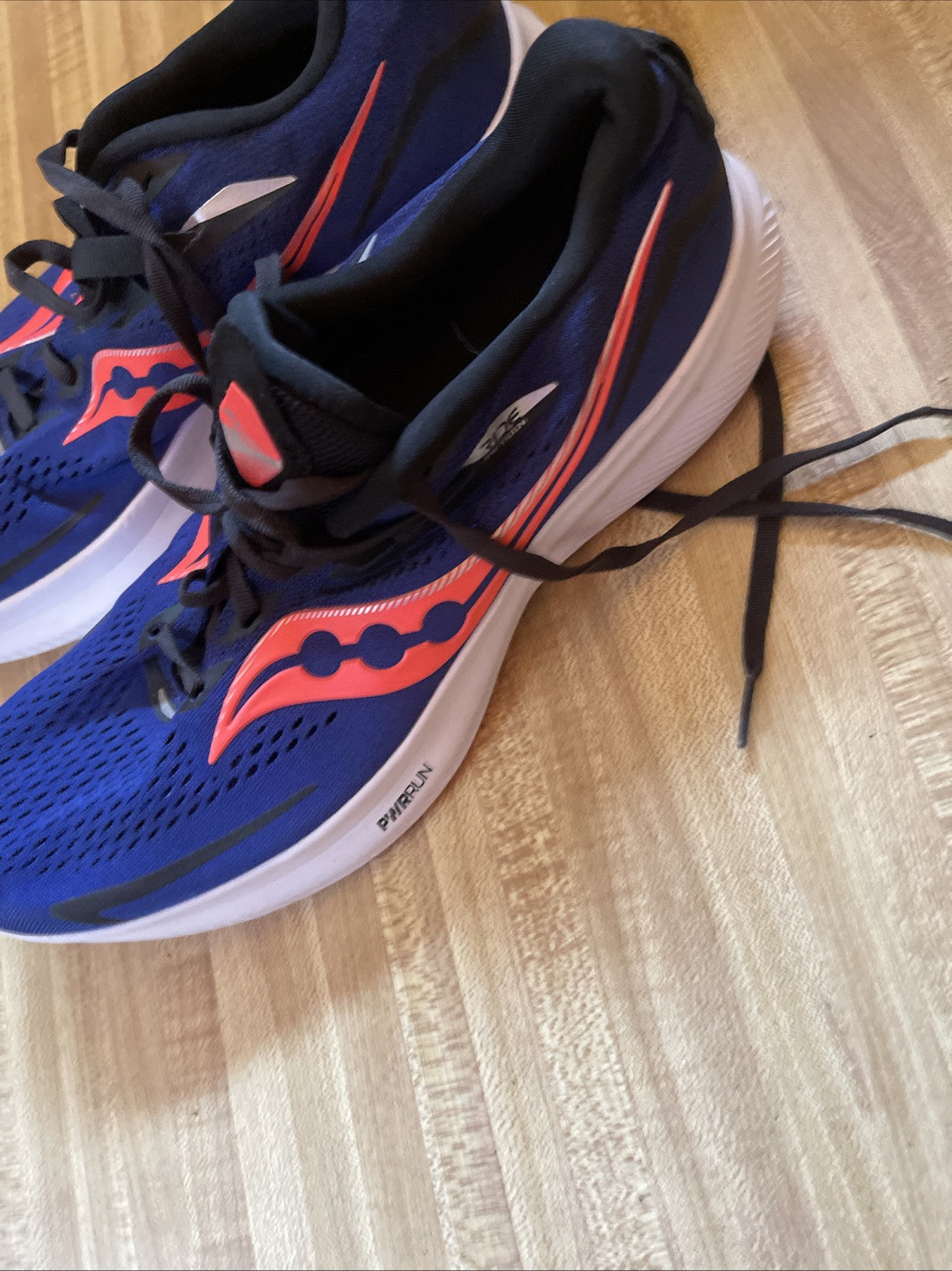 Saucony Ride Fifteen Size 9